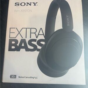 Sony Black Wireless Headphones with Extra Bass